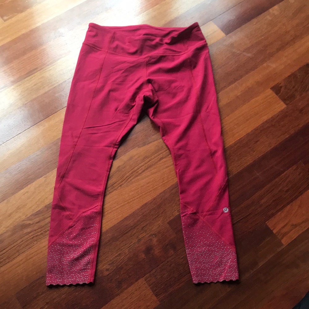 Lululemon maroon leggings!